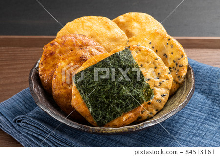 rice crackers 84513161