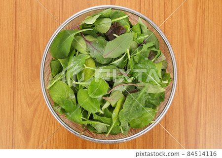 Baby leaf 84514116