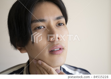 一個有鬍子的男人 一個有鬍子的男人 84515228