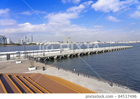 海邊樓梯和堤防 海邊樓梯和堤防 84517496