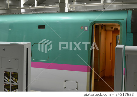 Hokkaido / Tohoku Shinkansen / Hayabusa body Hokkaido / Tohoku Shinkansen / Hayabusa body 84517688