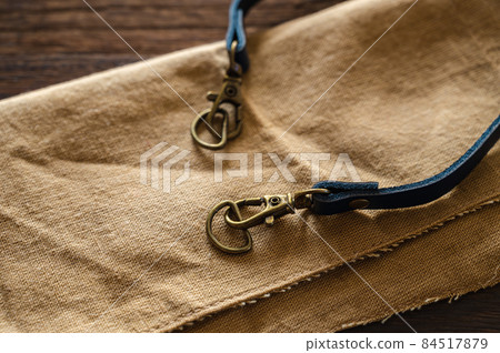 Antique leather handle 84517879