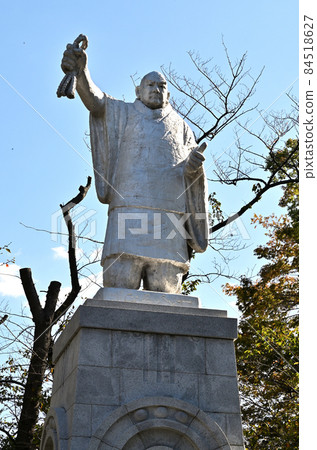 Ikegami walk: Nichiren Daishonin preaching statue Ikegami Honmonji precincts Ikegami walk: Nichiren Daishonin preaching statue Ikegami Honmonji precincts 84518627