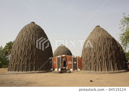 Musgun House / Pus (Cameroon) 84519124