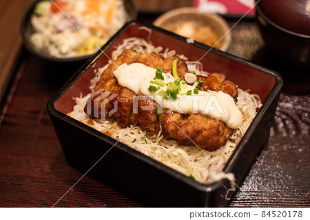 Deep-fried Pork Cutlet with Sauce Deep-fried Pork Cutlet with Sauce 84520178