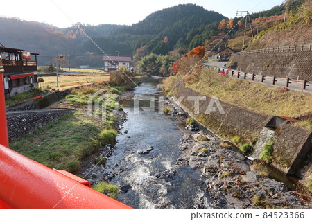 Autumn river scenery in Japan: Kami Taishakukyo and Taishaku River in Tojo Town, Shobara City, Hiroshima Prefecture Autumn river scenery in Japan: Kami Taishakukyo and Taishaku River in Tojo Town, Shobara City, Hiroshima Prefecture 84523366