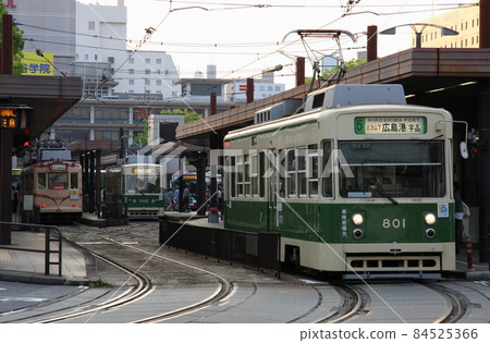 廣島電鐵的廣島站（本線，2012年） 84525366