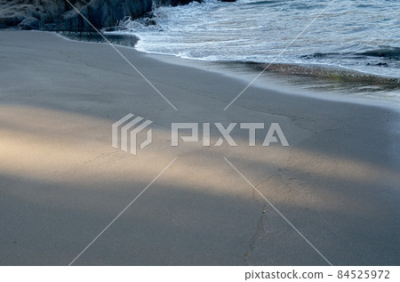 Sandy beach (beach) 84525972