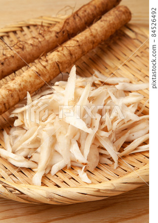 Burdock burdock 84526492