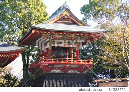 在成田山新勝寺祈禱。 84528751