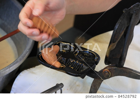 Ningyo-yaki Asakusa souvenir handmade 84528792