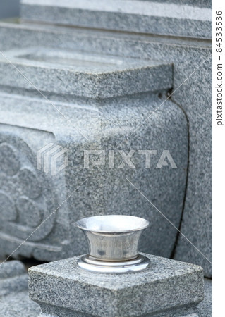 Tomb water bowl and flower stand Tomb water bowl and flower stand 84533536