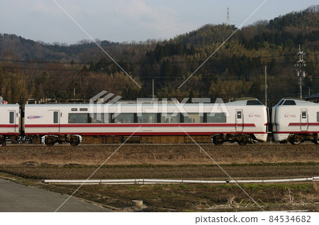 Hokuriku Main Line Morimoto-Tsubata Hokuetsu Express 683 series N13 formation ⑦ Kuha 682-8501 Sea side 84534682