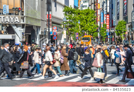 Tokyo cityscape of Japan December. The world is shaken by Omicron stocks. Increasing number of elderly people coughing in Shibuya, increasing threats = 2 days Tokyo cityscape of Japan December. The world is shaken by Omicron stocks. Increasing number of elderly people coughing in Shibuya, increasing threats = 2 days 84535023