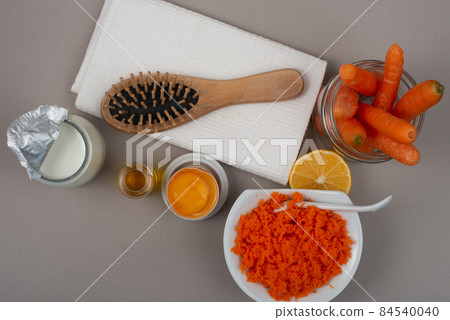 Organic natural home made hair mask with carrots. Organic natural home made hair mask with carrots. 84540040