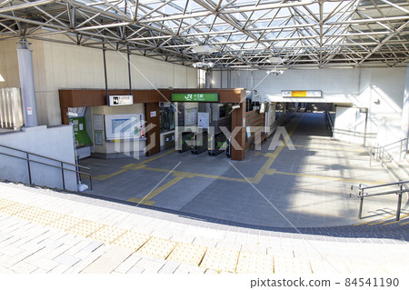 Too Station East Exit 84541190