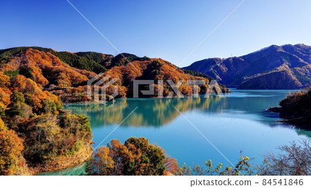 Lake Miyagase in the autumn 84541846
