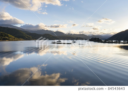 Lake Akimoto in the morning Lake Akimoto in the morning 84543643