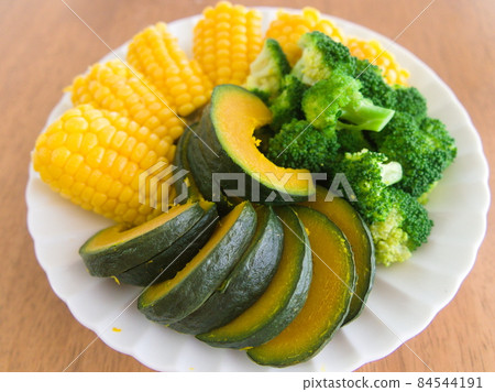 溫暖的蔬菜沙拉 溫暖的蔬菜沙拉 84544191