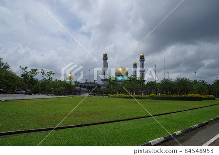 文萊斯里巴加灣市的 Jame Asul Hassanal Bolkiah 清真寺 文萊斯里巴加灣市的 Jame Asul Hassanal Bolkiah 清真寺 84548953