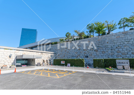 Osaka Castle Hall in fine weather, Osaka City, Osaka Prefecture 84551946