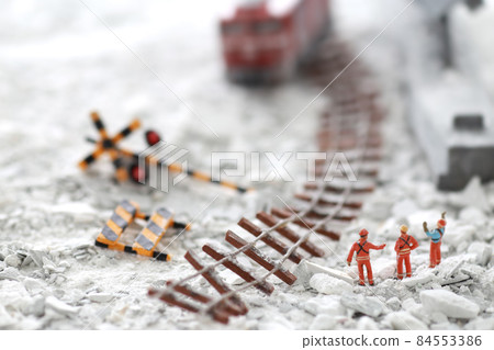 鐵路車站西洋鏡因災害倒塌 鐵路車站西洋鏡因災害倒塌 84553386