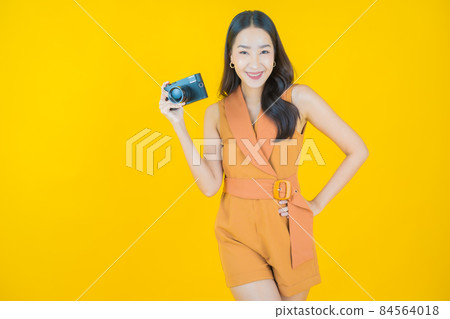 Portrait beautiful young asian woman use camera Portrait beautiful young asian woman use camera 84564018