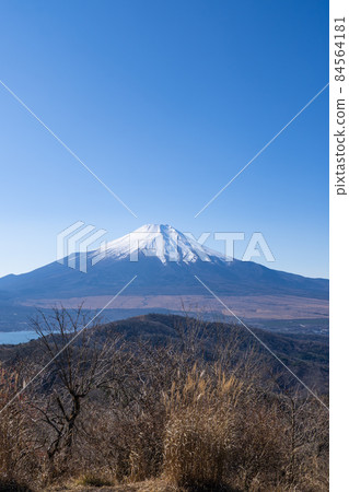 從石割山山頂眺望富士山(山中湖石割山徒步路線) 從石割山山頂眺望富士山(山中湖石割山徒步路線) 84564181