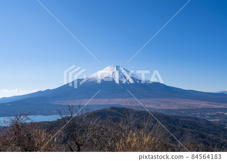從石割山山頂眺望富士山(山中湖石割山徒步路線) 從石割山山頂眺望富士山(山中湖石割山徒步路線) 84564183