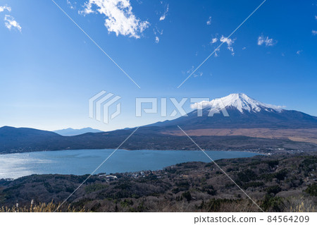 從太平山頂眺望富士山（山中湖的大平山徒步路線） 84564209