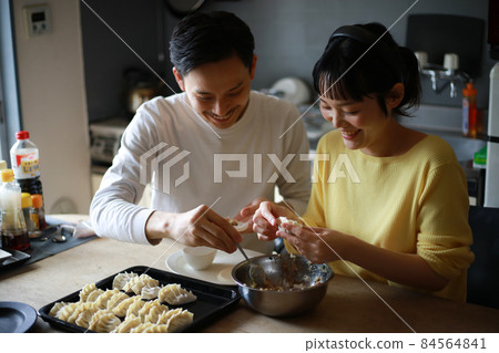 幾個做餃子 84564841
