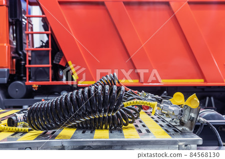 pneumatic pumping hoses and connections of the body with the trailer pneumatic pumping hoses and connections of the body with the trailer 84568130