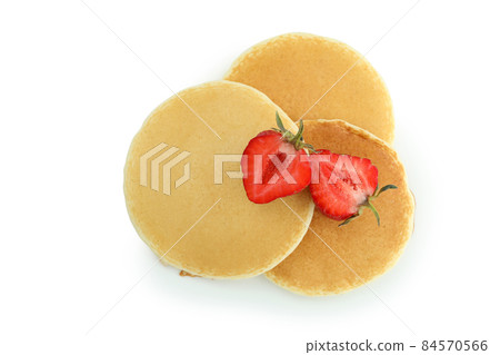 Pancakes with strawberry isolated on white background 84570566