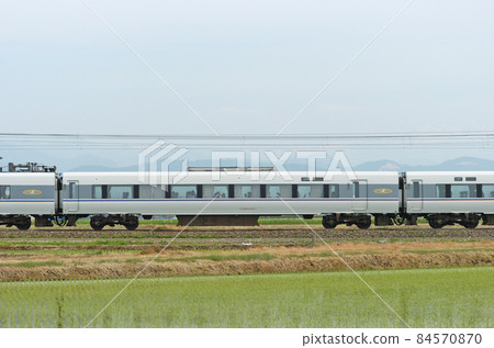 北陸本線 三河加賀笠間 JR 西 683 系列 S24 編隊（金澤）② 佐哈 683-2404 海邊 84570870