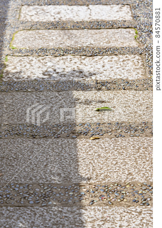 [Kagurazaka, Tokyo] A close-up of the stone pavement of Kakurenbo Yokocho in Ushigome Hanamachi. 84570881