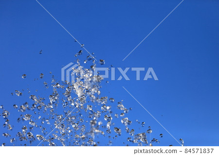 飛濺的噴泉 84571837