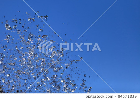 飛濺的噴泉 84571839