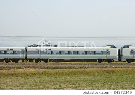 Hokuriku Main Line Mikawa-Kaga Kasama JR West 683 series T31 formation (Kanazawa) ① Kuha 682-501 Sea side Hokuriku Main Line Mikawa-Kaga Kasama JR West 683 series T31 formation (Kanazawa) ① Kuha 682-501 Sea side 84572349