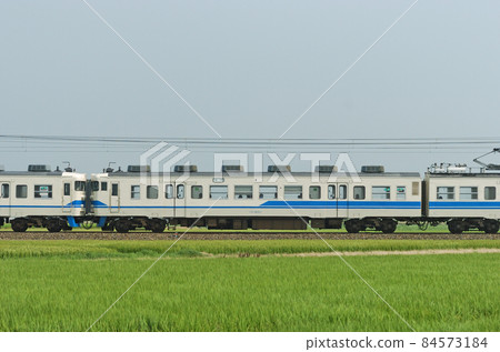 北陸本線 三河加賀笠間 JR 西 413 系列 B01 編隊（金澤） ③ 雲葉 413-1 海邊 84573184