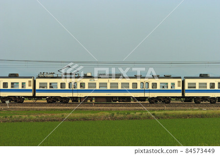 Hokuriku Main Line Mikawa-Kaga Kasama JR West 413 series B07 formation (Kanazawa) ② Moha 412-7 Sea side Hokuriku Main Line Mikawa-Kaga Kasama JR West 413 series B07 formation (Kanazawa) ② Moha 412-7 Sea side 84573449
