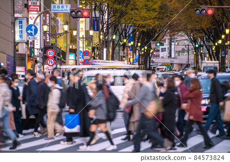 日本東京市容 Omicron 股票震驚了世界。 12 月的澀谷和宮山坂下正在威脅人們......= 3 天 日本東京市容 Omicron 股票震驚了世界。 12 月的澀谷和宮山坂下正在威脅人們......= 3 天 84573824