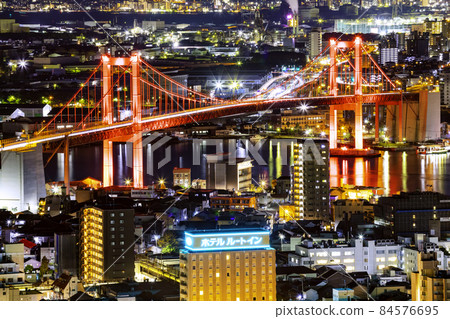 Wakato Ohashi (Kitakyushu City, Fukuoka Prefecture) illuminated with a wonderful night view from Mt. Takato 84576695