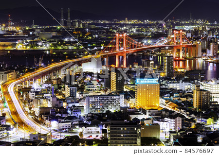 Wakato Ohashi (Kitakyushu City, Fukuoka Prefecture) illuminated with a wonderful night view from Mt. Takato 84576697