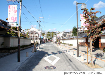Itami Town, a brewery town Itami Town, a brewery town 84579062