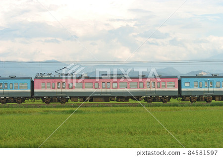 北陸本線 三河加賀笠間 JR 西 415 系列 C04 組織（金澤）② Moha 414-804 Sea side 84581597