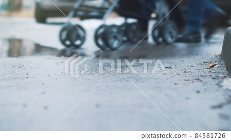 Autumn weather in an urban environment. Autumn weather in an urban environment. 84581726