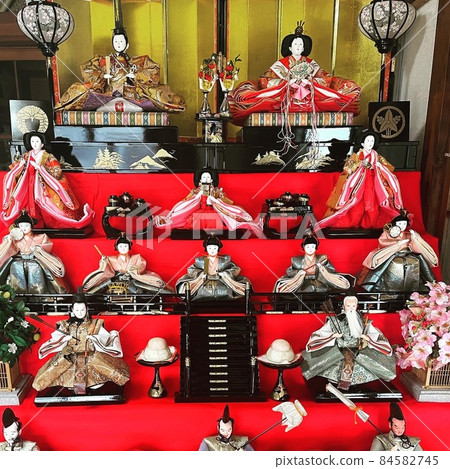 Hinamatsuri 84582745