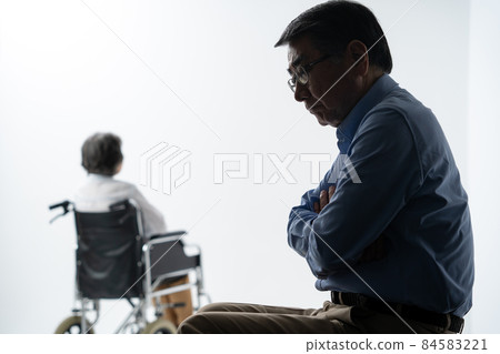 年長夫婦老年護理剪影 84583221