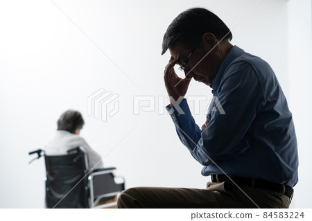 年長夫婦老年護理剪影 84583224