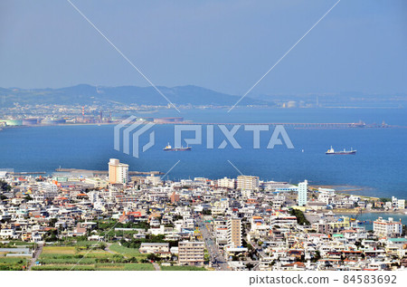 Overlooking the area around Sashiki Tsuhako, Nanjo City, Okinawa Prefecture (Nanjo City, Okinawa Prefecture) [2019.10] 84583692